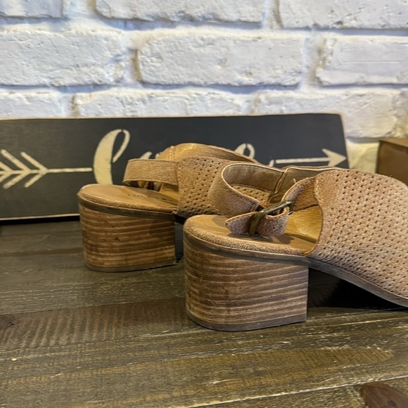 Women’s Lucky Brand suede mules - Picture 3 of 5